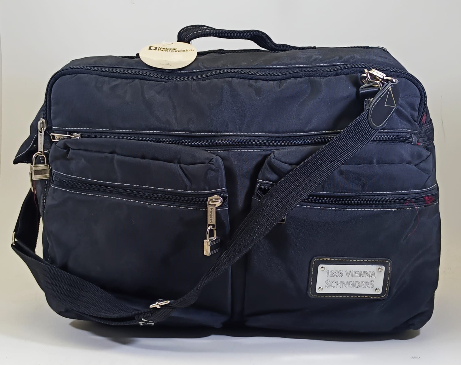 1235 Vienna Schneiders Travelling Bag