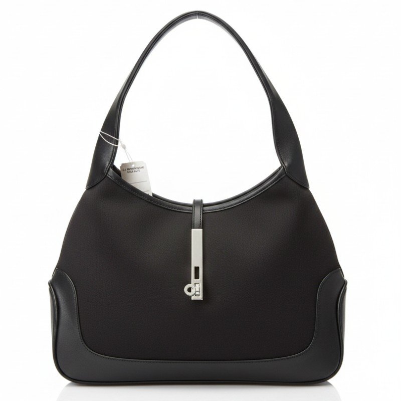 Black valvet leather hand purse