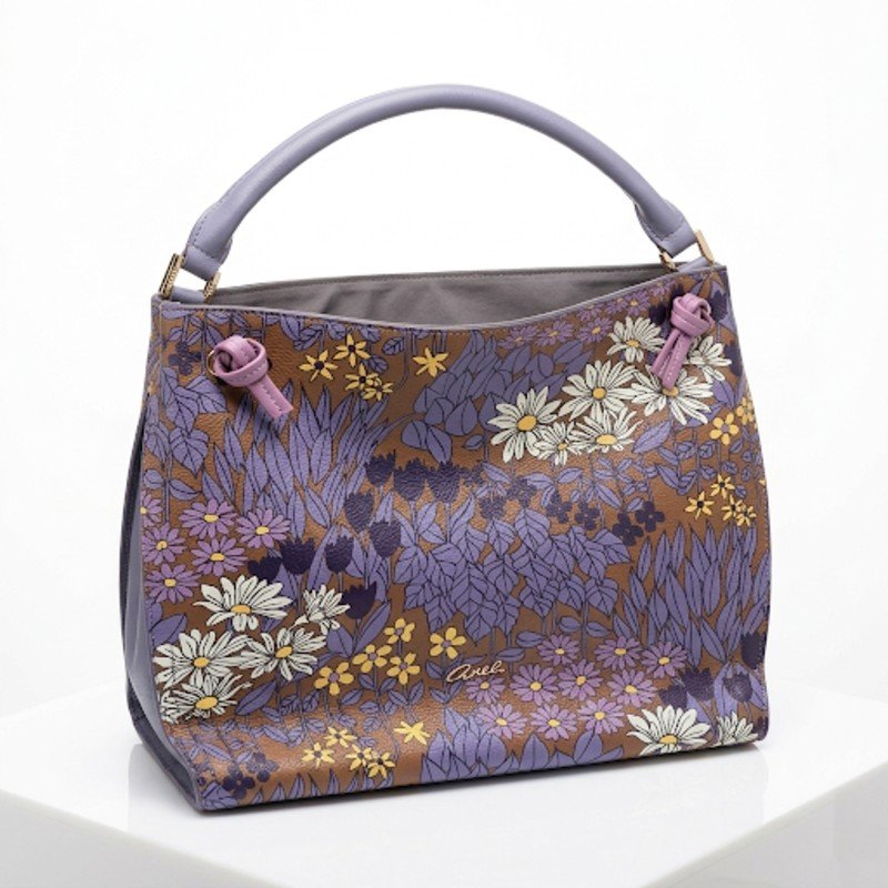 New branded axel branded bag