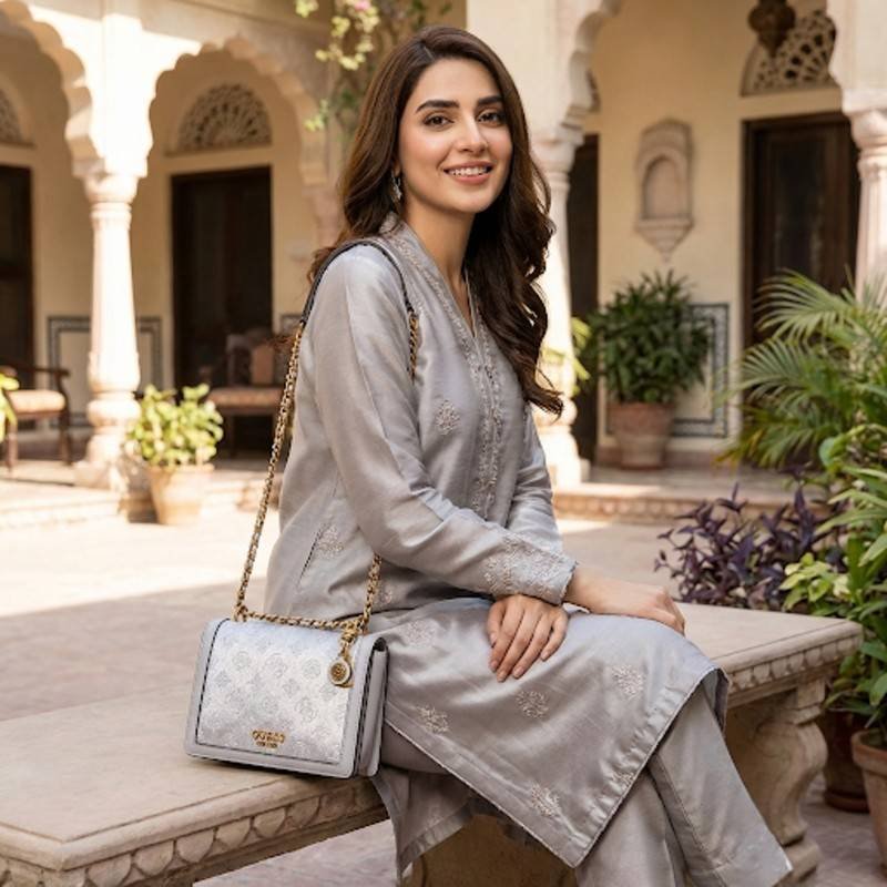 Guess  branded Crossbody - view 2