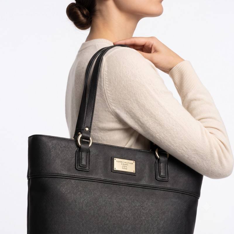 Tommy Hilfiger branded hand bag - view 2