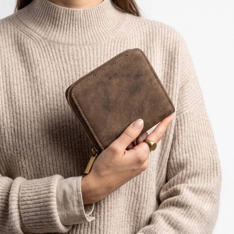 Beautiful card holder - view 2